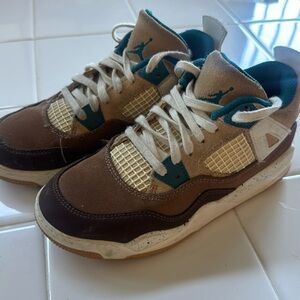 Kids Jordan shoes size 1Y